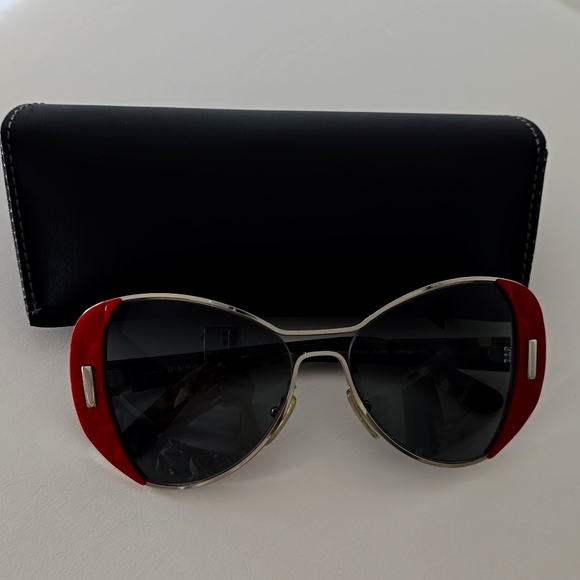 Prada sunglasses grey tint with red decor and turtle arms - Picture 1 of 9